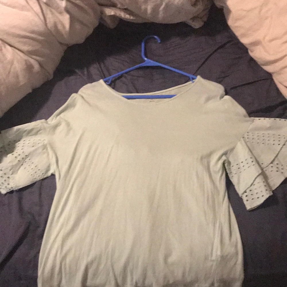 Green fancy sleeved t shirt